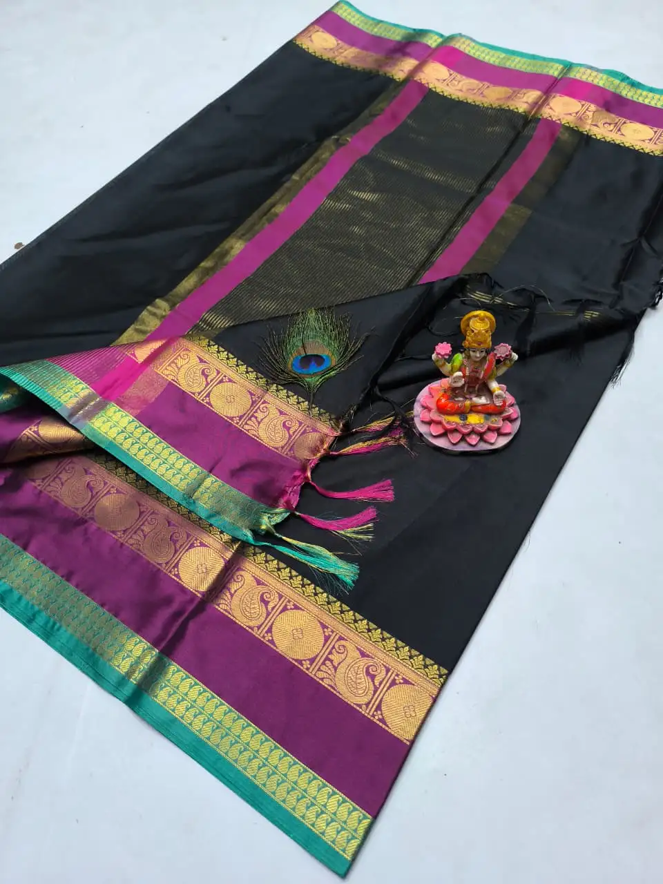 Black Paisley Rich Border Katan Banarasi Soft Silk Saree
